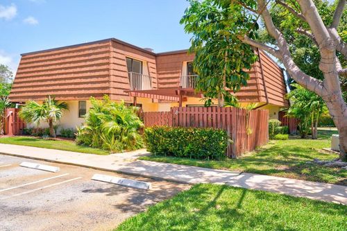 8b-2530 Albatross Rd N, Delray Beach, FL, 33444-3211 | Card Image