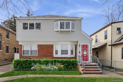 57-10 253rd St, Little Neck, NY, 11362-2123 | Card Image