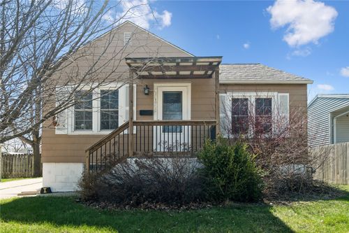 1799 Park Ave, Marion, IA, 52302-2354 | Card Image