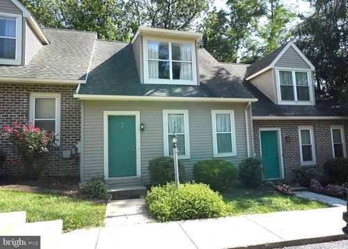 2 Westpointe Dr, EPHRATA, PA, 17522-2489 | Card Image
