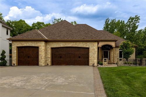 4530 Nw Verona Dr, Riverside, MO, 64150-6100 | Card Image