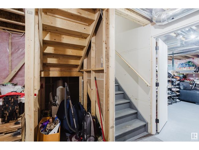1109 176 St Sw, Home with 3 bedrooms, 3 bathrooms and 4 parking in Edmonton AB | Image 39