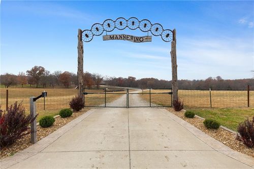 650 Nw State Route 13, Warrensburg, MO, 64093-8237 | Card Image