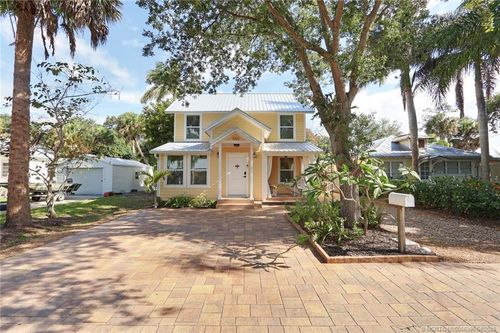 550 Sw Riverview St, Stuart, FL, 34994-2800 | Card Image