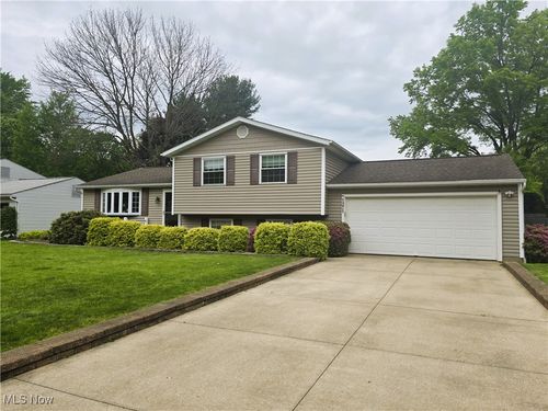 1371 Cherokee Trl, Stow, OH, 44224-1213 | Card Image