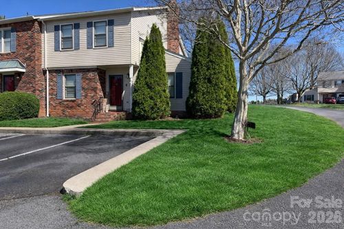 apt-43-2705 N Center St, Hickory, NC, 28601-1345 | Card Image