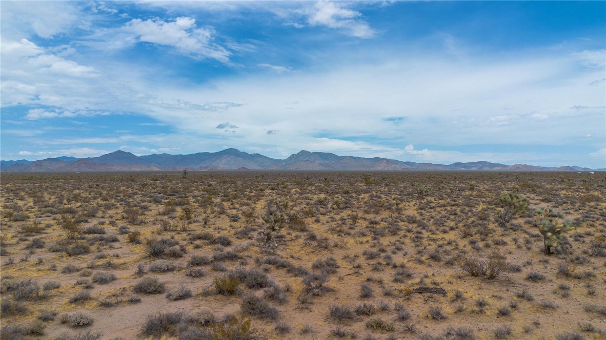 Land in Yucca