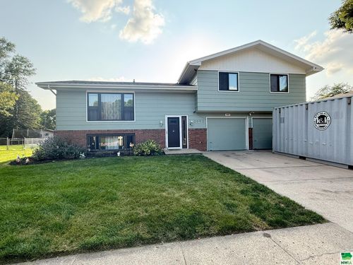 2092 Roundtable Rd, Sergeant Bluff, IA, 51054-9743 | Card Image