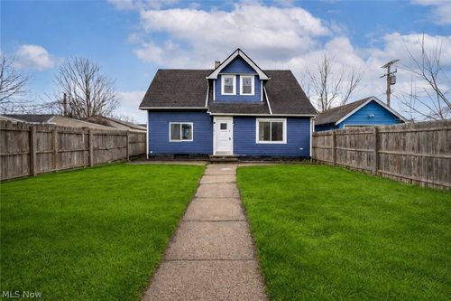 12831 Carrington Ave, Cleveland, OH, 44135-3752 | Card Image