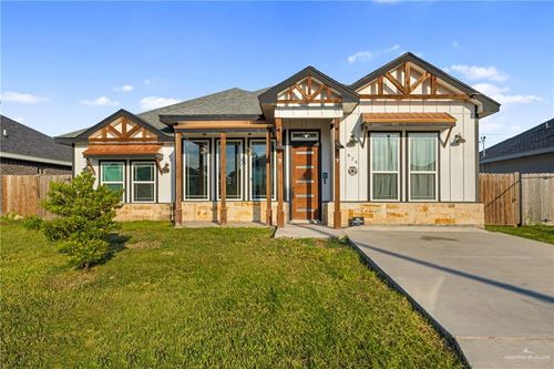 824 Whitewing St, Alamo, TX, 78516-4128 | Card Image