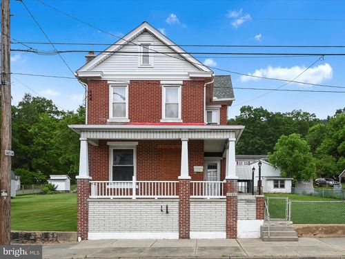 1105 E Grand Ave, TOWER CITY, PA, 17980-1223 | Card Image