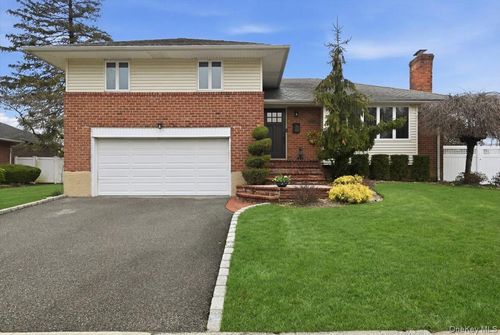 2037 Stratford Dr, Westbury, NY, 11590-5830 | Card Image