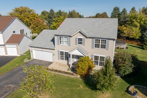 611 Woodbridge Dr, Elgin, IL, 60124-6886 | Card Image