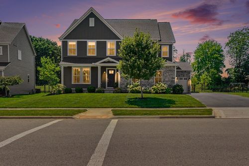 5579 Scotch Woods Dr, Grove City, OH, 43123-5010 | Card Image