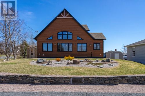 108 Central St, Bay Roberts, NL, A0A1G0 | Card Image