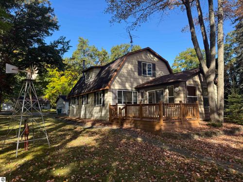208 Driftwood Cir, Prudenville, MI, 48651-9405 | Card Image