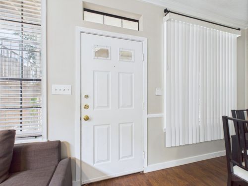 apt-205-2300 Leon St, Austin, TX, 78705-4664 | Card Image