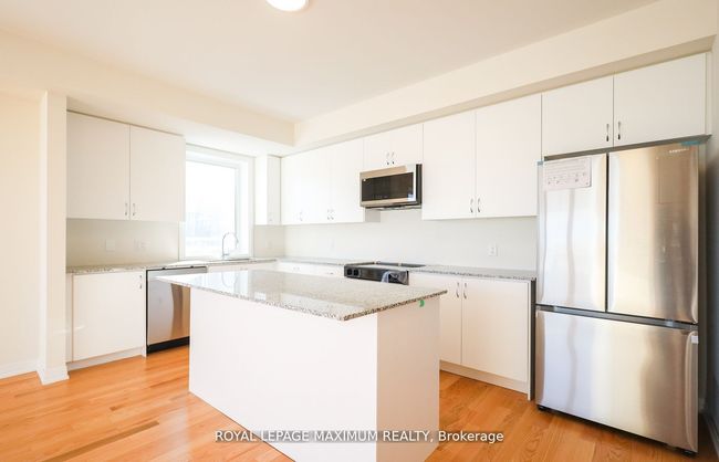 1 - 11 Baynes Way, Condo with 4 bedrooms, 3 bathrooms and null parking in Bradford West Gwillimbury ON | Image 8