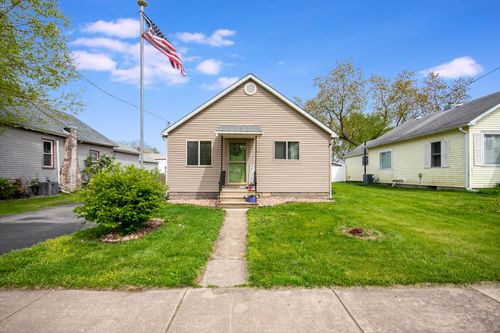 314 N Cedar St, Gardner, IL, 60424-7073 | Card Image