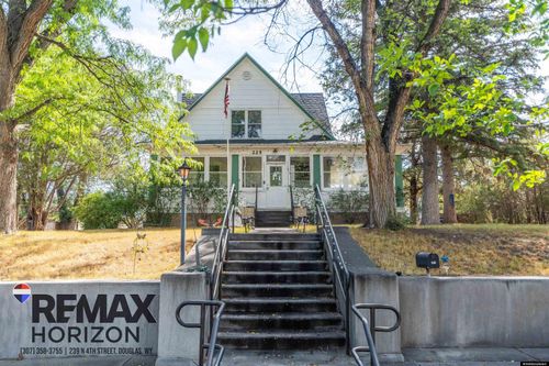 225 6th St, Douglas, WY, 82633-2411 | Card Image