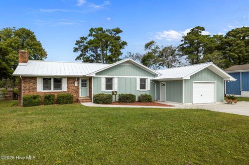 312 Rollingwood Dr, Newport, NC, 28570-3768 | Card Image