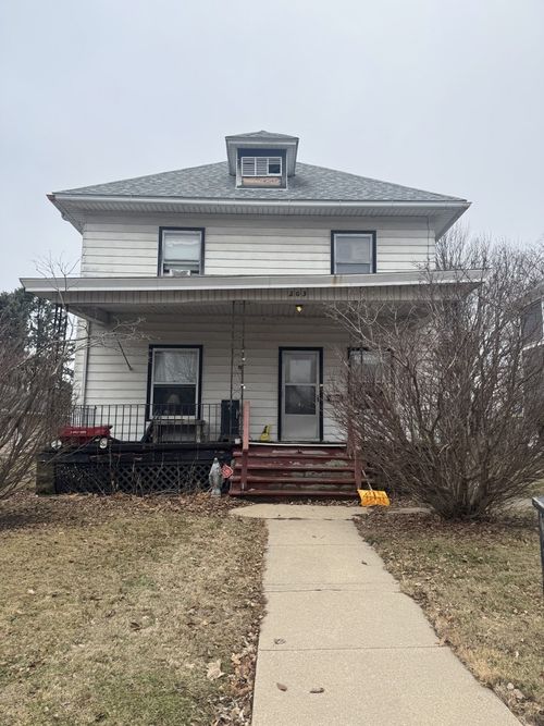 203 8th Ave, Sterling, IL, 61081-3813 | Card Image