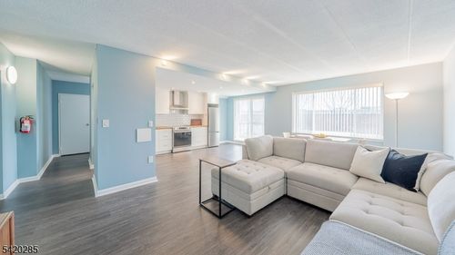 3b-190 Morris Ave, Springfield, NJ, 07081-1220 | Card Image