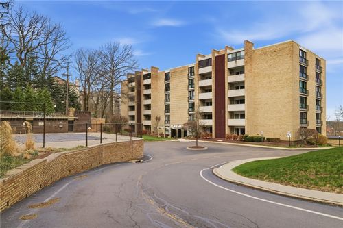 401-53 Highland Rd, Bethel Park, PA, 15102-1888 | Card Image