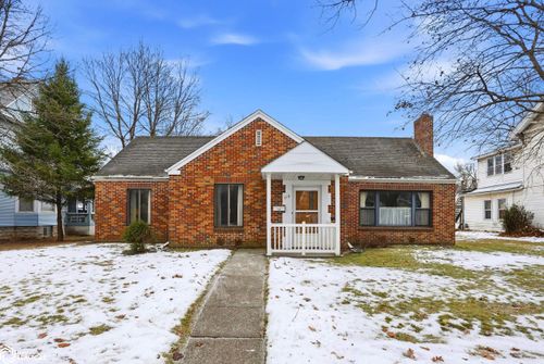 315 W Washington Blvd, Washington, IA, 52353-1731 | Card Image