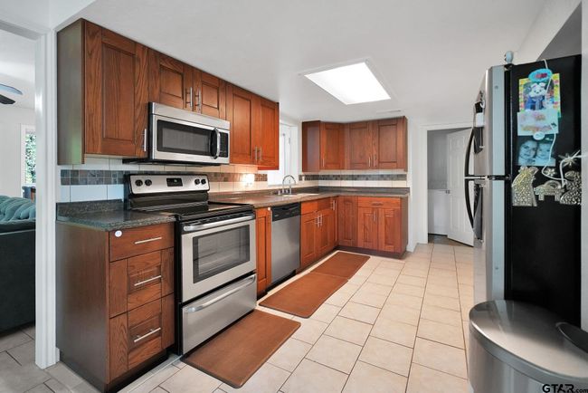 144 Pine Branch Gln, House other with 3 bedrooms, 3 bathrooms and null parking in Holly Lake Ranch TX | Image 11
