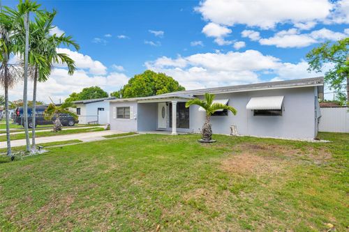 15101 Harrison St, Miami, FL, 33176-7666 | Card Image