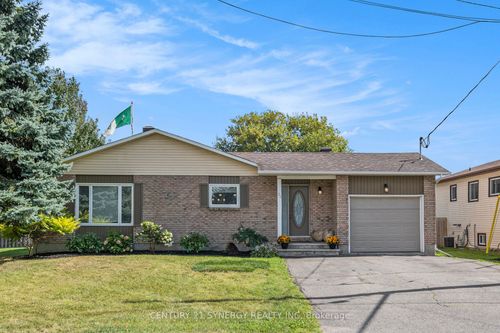 24 Rue Menard, Embrun, ON, K0A1W1 | Card Image