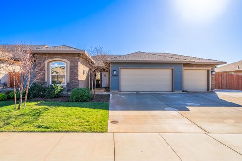 2868 Ukonom Dr, Redding, CA, 96002-9016 | Card Image