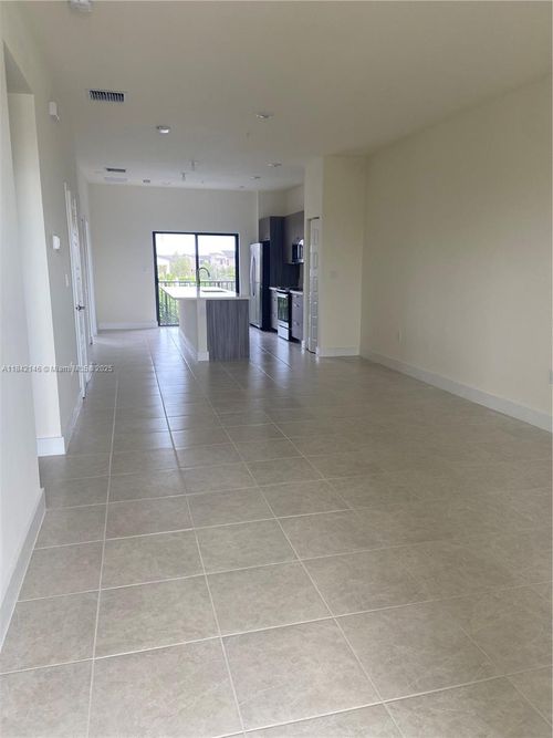 apt-27-8005 Nw 104th Ave, Doral, FL, 33178-4480 | Card Image