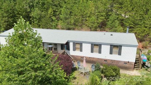 47 Garrett Dr, Nebo, NC, 28761-8300 | Card Image