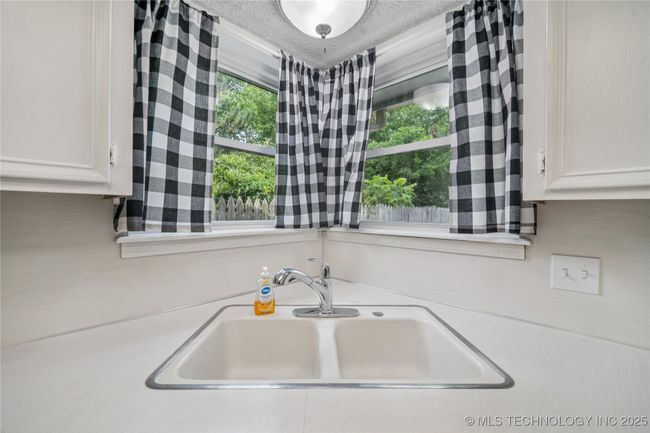 2208 W Louisville St, House other with 3 bedrooms, 2 bathrooms and null parking in Broken Arrow OK | Image 10