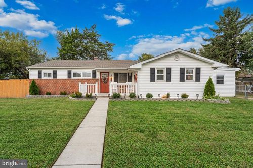 200 Fernglen Ave, GLEN BURNIE, MD, 21061-2749 | Card Image