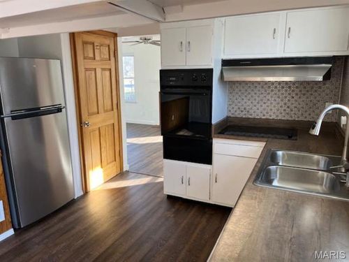 369 Hand Dr, Godfrey, IL, 62035-1933 | Card Image