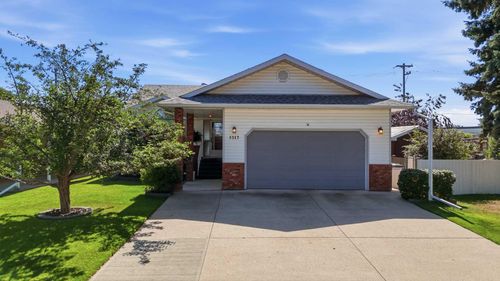 5217 50 Ave, Ponoka, AB, T4J1H9 | Card Image