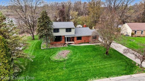 4819 Bretton Ln, Highland, MI, 48356-1005 | Card Image