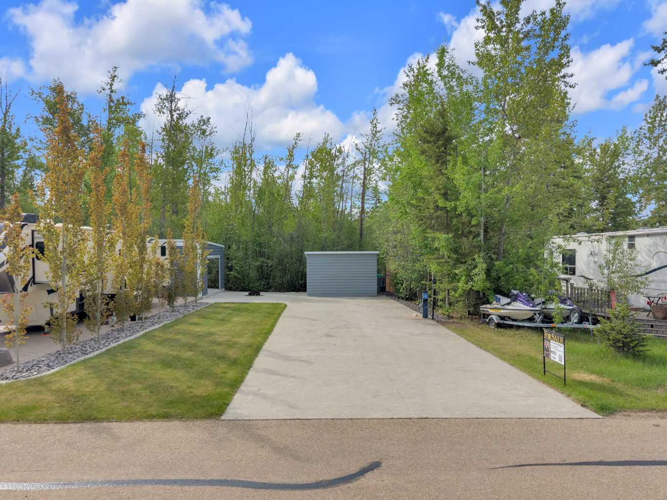Land in Rural Lacombe County