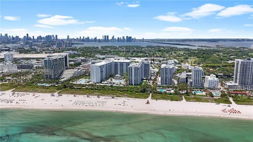 415-2301 Collins Ave, Miami Beach, FL, 33139-1635 | Card Image