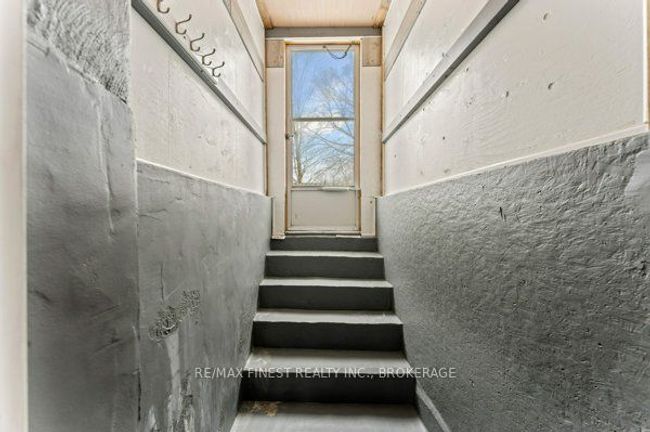 34 Centre St, House other with 4 bedrooms, 2 bathrooms and 3 parking in Newburgh ON | Image 32