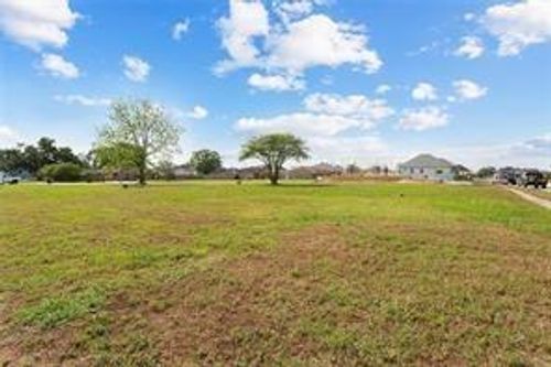 4021 Evangeline Dr, Chalmette, LA, 70043-1111 | Card Image