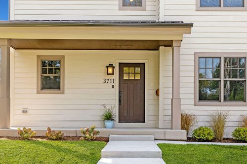 3711 N Downer Ave, Shorewood, WI, 53211-2636 | Card Image