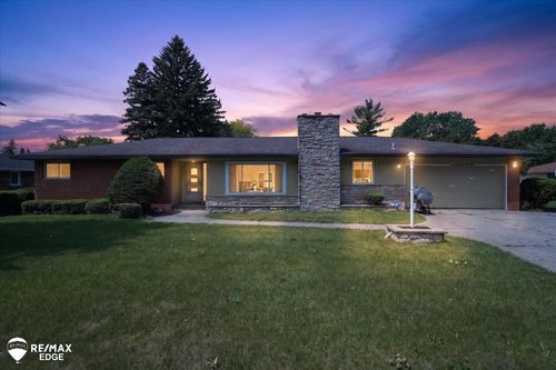 2809 S Outer Dr, Saginaw, MI, 48601-6652 | Card Image