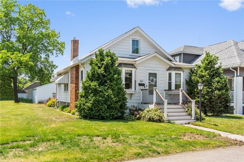 209 Lynn St, Vanport, PA, 15009-1603 | Card Image