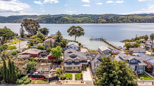 814 W I St, Benicia, CA, 94510-2527 | Card Image