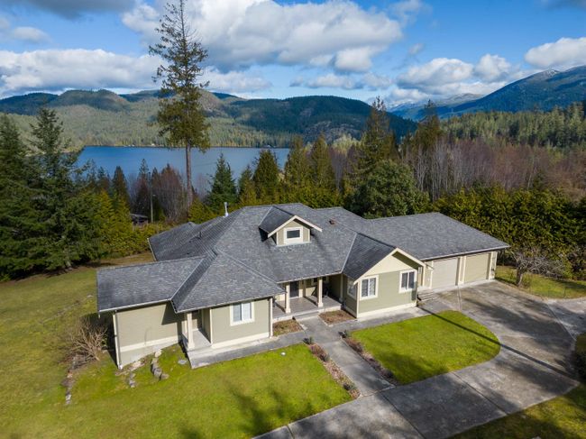4736 Bear Bay Road, House other with 5 bedrooms, 3 bathrooms and 10 parking in Pender Harbour BC | Image 5