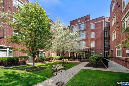 1121 Riverview Ave, Englewood, NJ, 07631-8718 | Card Image